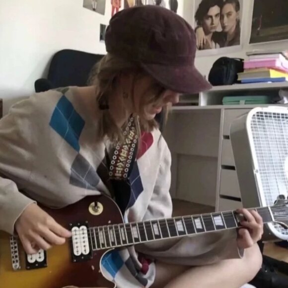 Meet your Posher, Posh - Picture 1 of 1